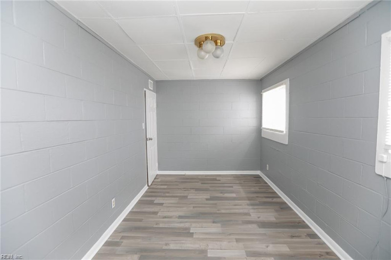 Photo 8 of 50 residential for sale in Norfolk virginia