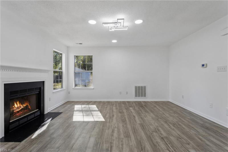 Photo 15 of 44 residential for sale in Hampton virginia