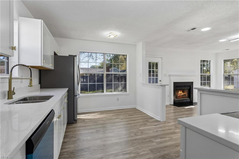 Photo 9 of 44 residential for sale in Hampton virginia