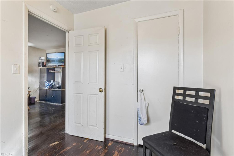 Photo 7 of 29 residential for sale in Newport News virginia