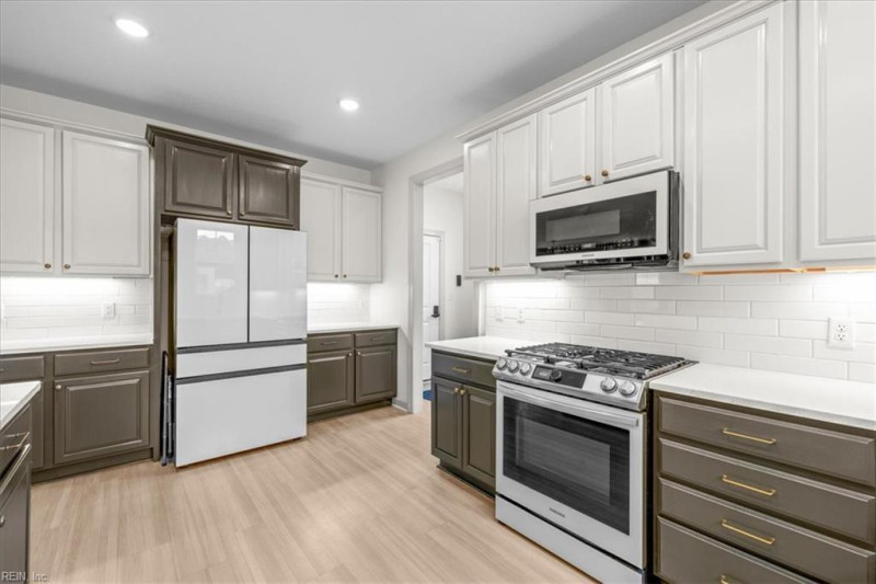 Photo 15 of 49 residential for sale in Chesapeake virginia