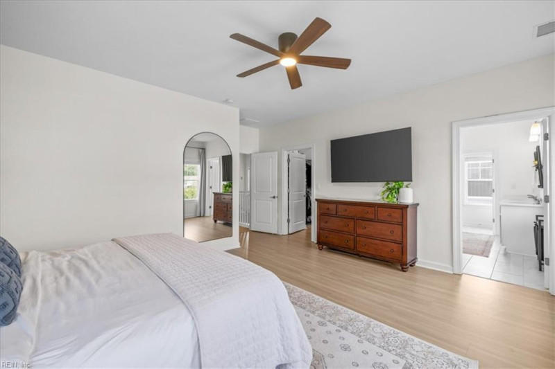 Photo 20 of 49 residential for sale in Chesapeake virginia