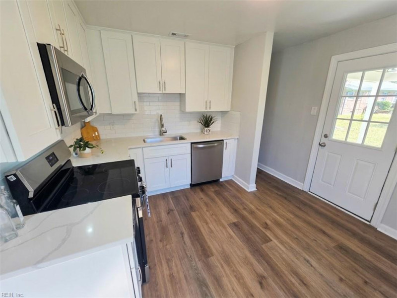 Photo 4 of 20 residential for sale in Hampton virginia
