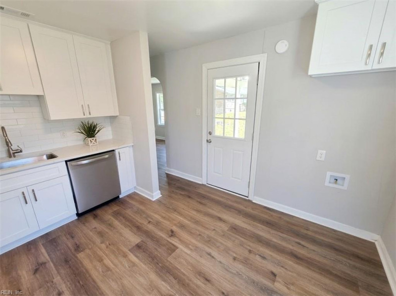 Photo 7 of 20 residential for sale in Hampton virginia