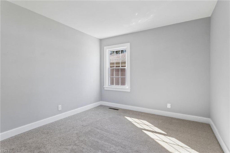 Photo 13 of 49 residential for sale in Hampton virginia