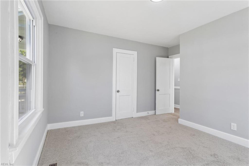 Photo 14 of 49 residential for sale in Hampton virginia