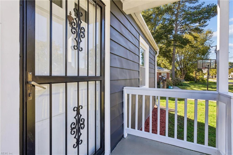Photo 3 of 49 residential for sale in Hampton virginia