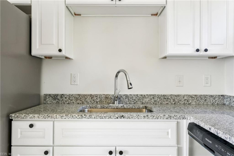 Photo 14 of 28 residential for sale in Hampton virginia