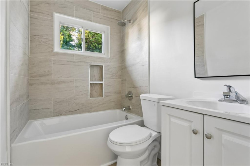 Photo 18 of 28 residential for sale in Hampton virginia