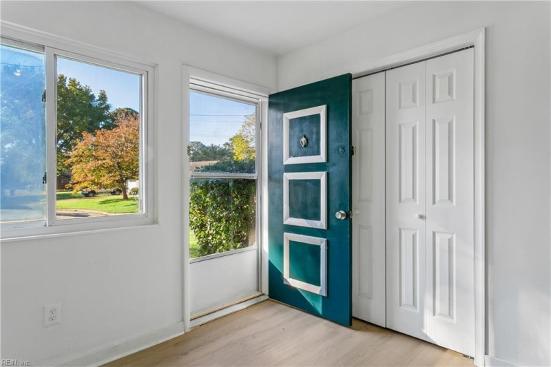 Photo 5 of 28 residential for sale in Hampton virginia