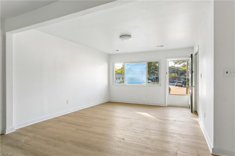 Photo 7 of 28 residential for sale in Hampton virginia