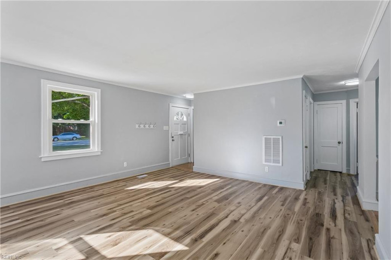 Photo 11 of 45 residential for sale in Hampton virginia