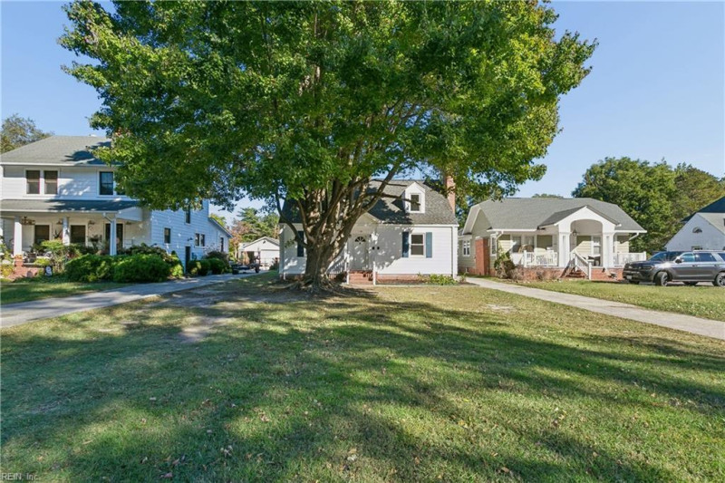 Photo 2 of 45 residential for sale in Hampton virginia