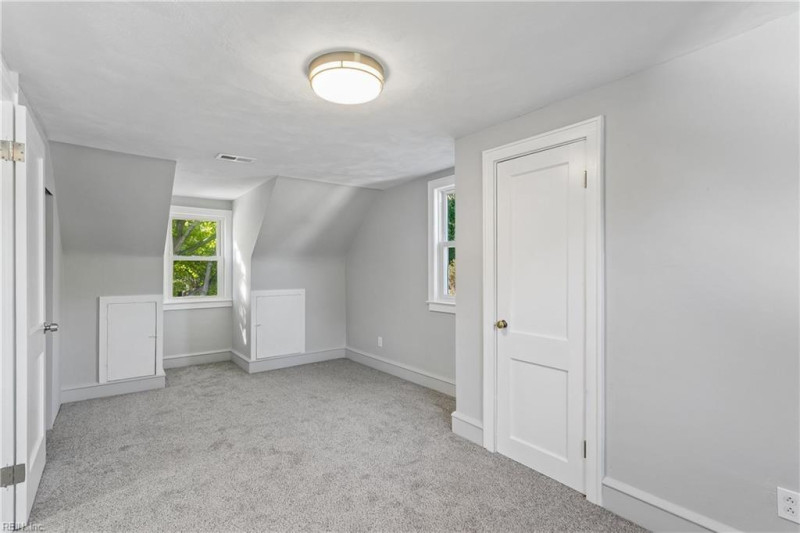 Photo 34 of 45 residential for sale in Hampton virginia