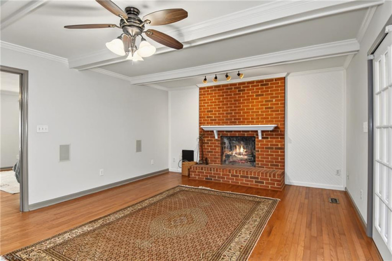Photo 10 of 49 residential for sale in Virginia Beach virginia