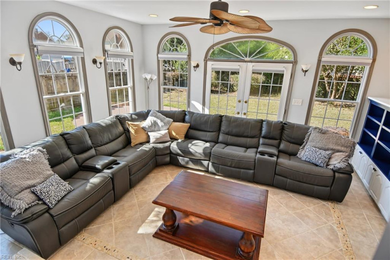 Photo 12 of 49 residential for sale in Virginia Beach virginia