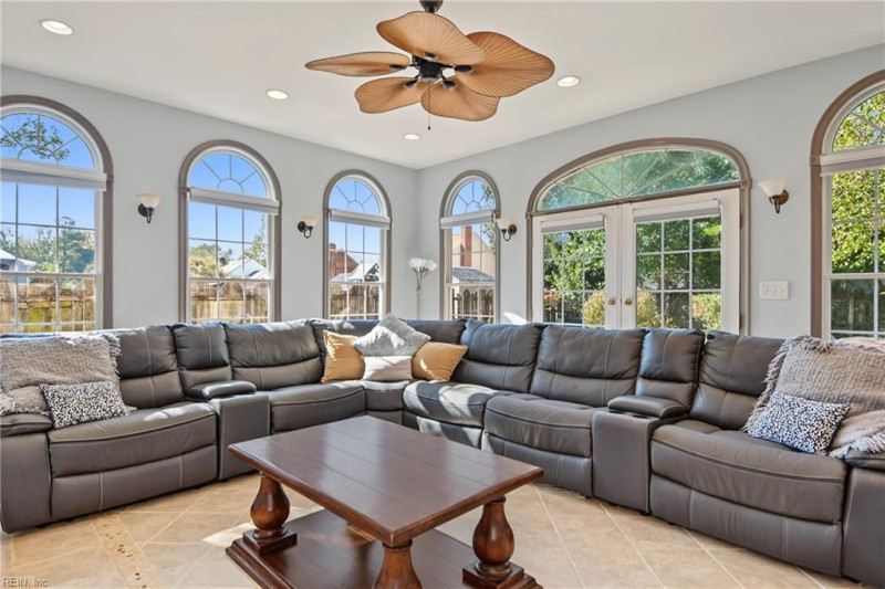 Photo 13 of 49 residential for sale in Virginia Beach virginia