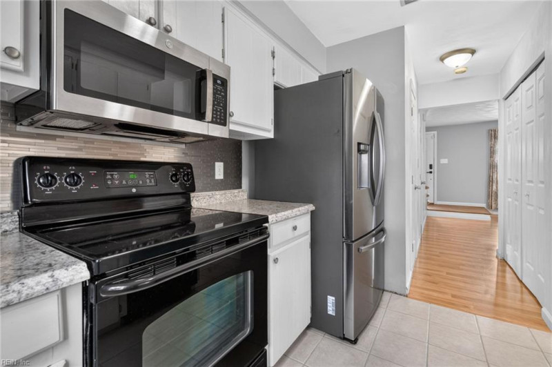Photo 15 of 32 residential for sale in Virginia Beach virginia