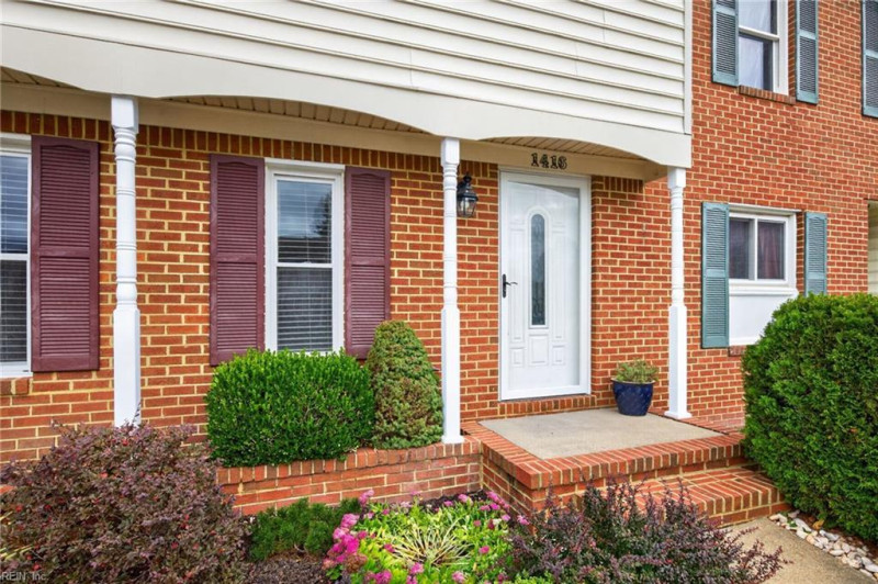 Photo 3 of 32 residential for sale in Virginia Beach virginia