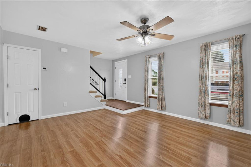 Photo 4 of 32 residential for sale in Virginia Beach virginia