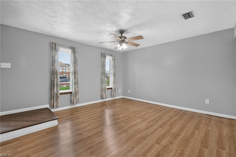Photo 6 of 32 residential for sale in Virginia Beach virginia