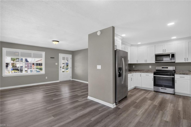 Photo 10 of 34 residential for sale in Norfolk virginia