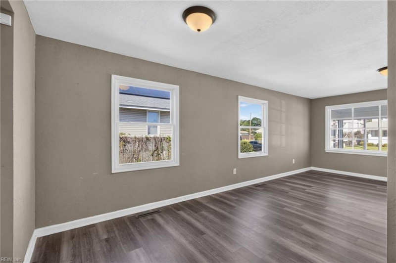 Photo 11 of 34 residential for sale in Norfolk virginia
