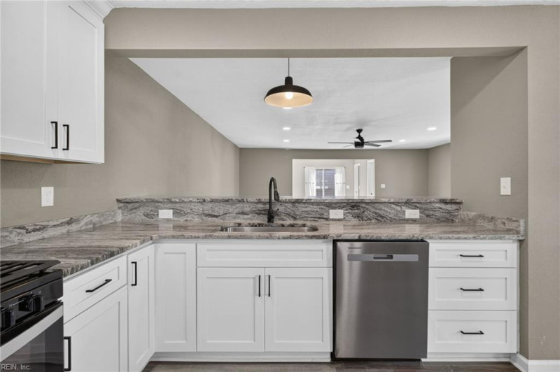 Photo 14 of 34 residential for sale in Norfolk virginia