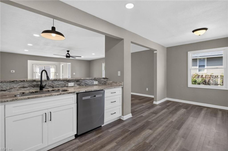 Photo 15 of 34 residential for sale in Norfolk virginia