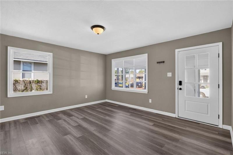 Photo 6 of 34 residential for sale in Norfolk virginia