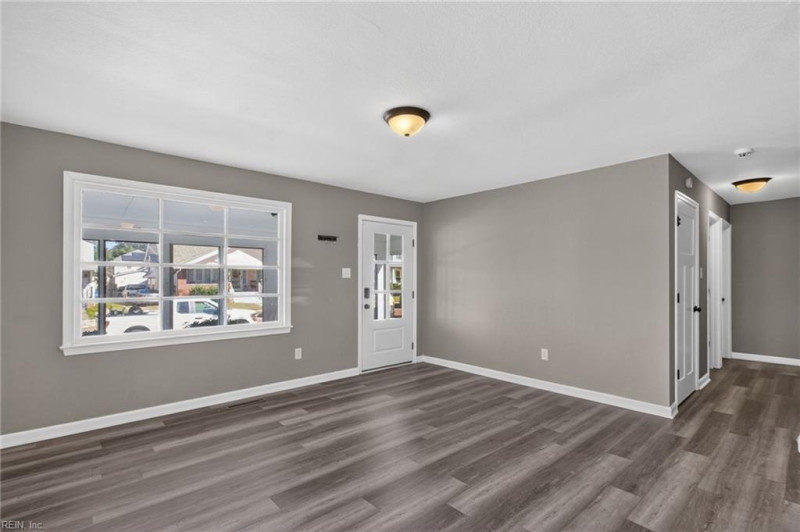 Photo 7 of 34 residential for sale in Norfolk virginia