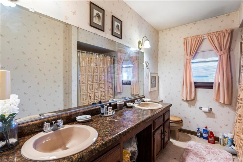 Photo 14 of 17 residential for sale in Chesapeake virginia Photo 14 of 17 residential for sale in Chesapeake virginia
