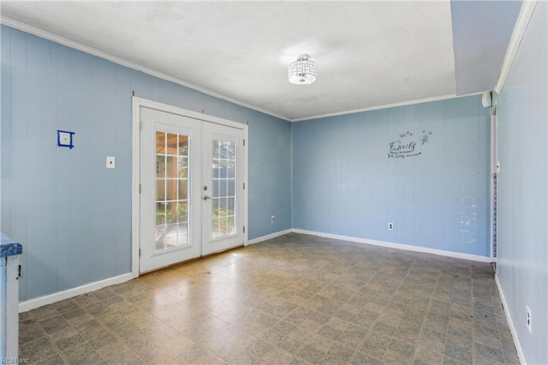 Photo 10 of 45 residential for sale in Portsmouth virginia