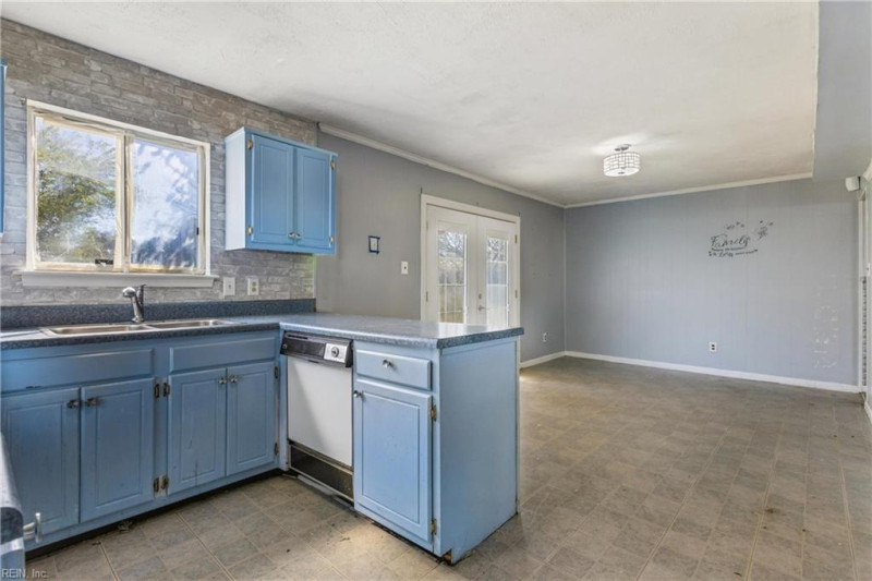 Photo 13 of 45 residential for sale in Portsmouth virginia
