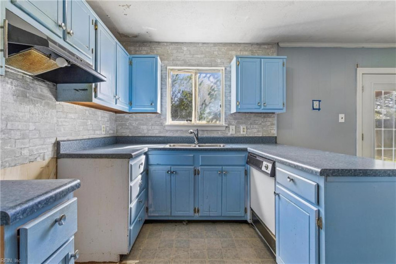 Photo 14 of 45 residential for sale in Portsmouth virginia