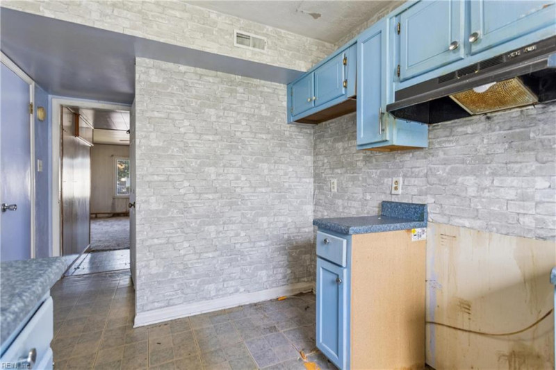 Photo 16 of 45 residential for sale in Portsmouth virginia