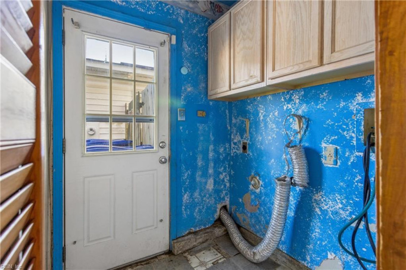 Photo 18 of 45 residential for sale in Portsmouth virginia