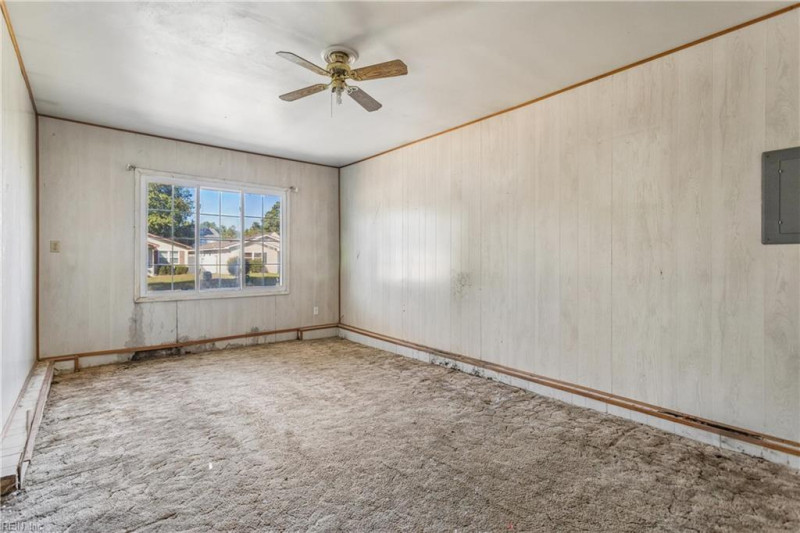 Photo 19 of 45 residential for sale in Portsmouth virginia