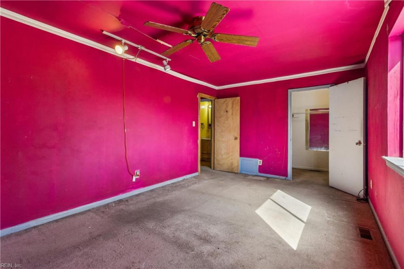 Photo 23 of 45 residential for sale in Portsmouth virginia