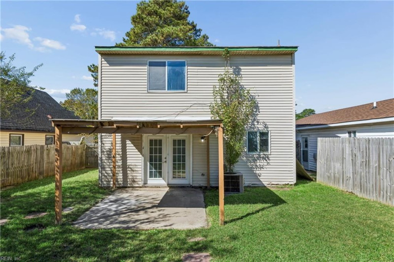 Photo 37 of 45 residential for sale in Portsmouth virginia