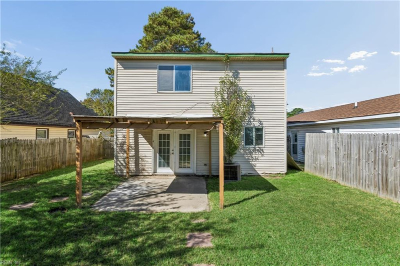 Photo 38 of 45 residential for sale in Portsmouth virginia
