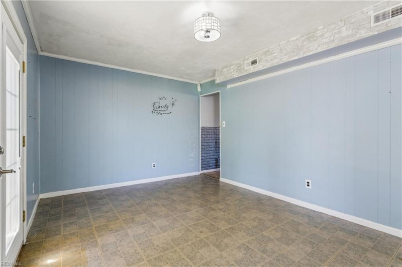 Photo 9 of 45 residential for sale in Portsmouth virginia