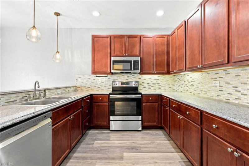Photo 6 of 41 residential for sale in Virginia Beach virginia