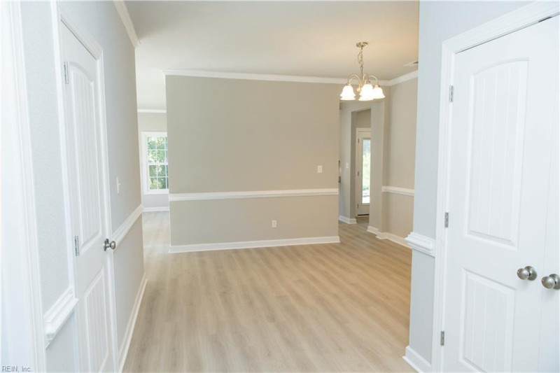 Photo 10 of 37 residential for sale in Chesapeake virginia