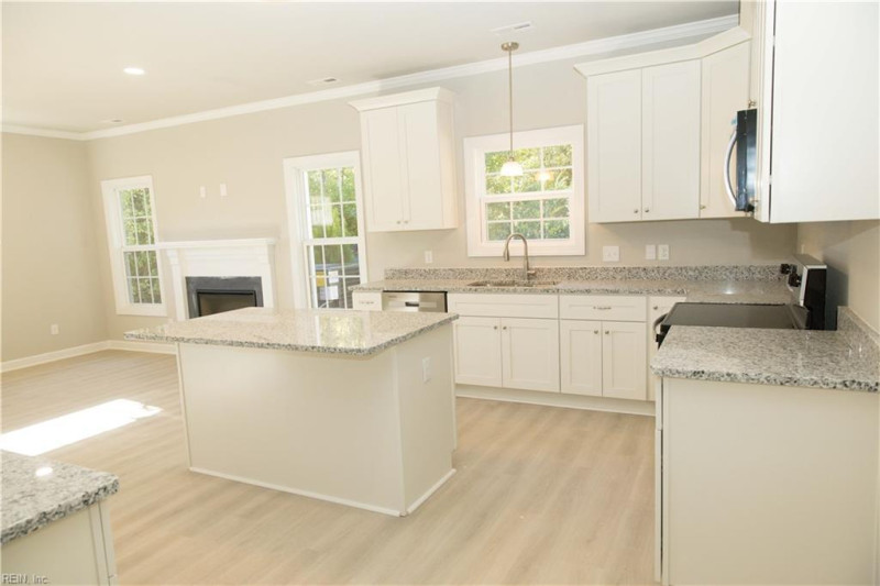 Photo 13 of 37 residential for sale in Chesapeake virginia