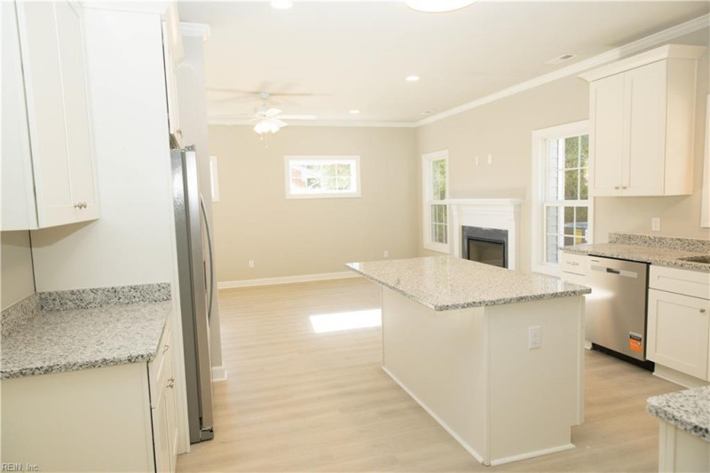 Photo 14 of 37 residential for sale in Chesapeake virginia
