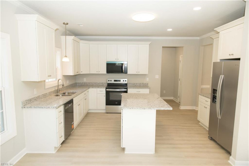 Photo 15 of 37 residential for sale in Chesapeake virginia