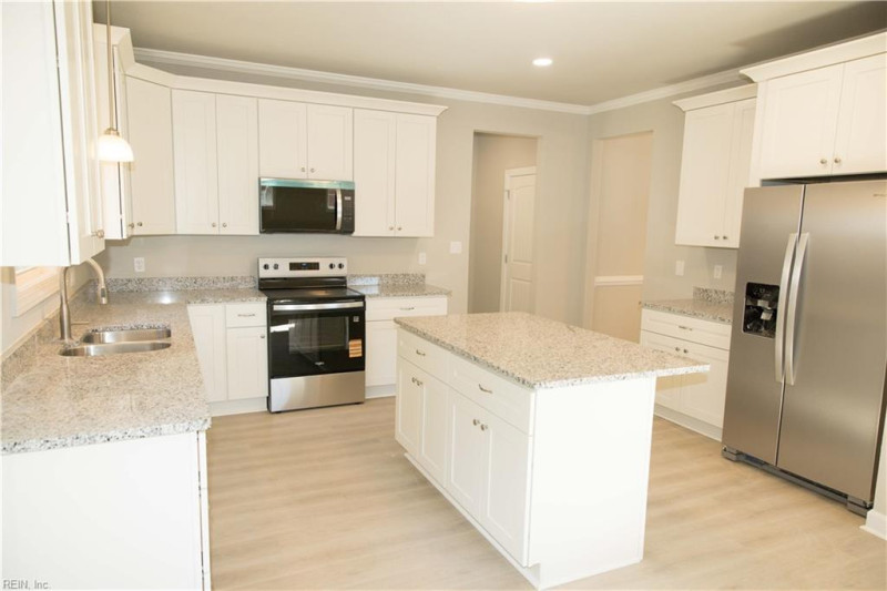Photo 16 of 37 residential for sale in Chesapeake virginia