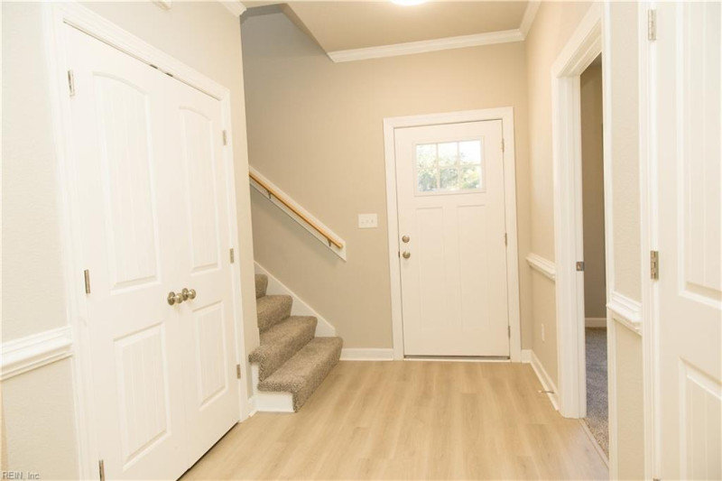 Photo 3 of 37 residential for sale in Chesapeake virginia