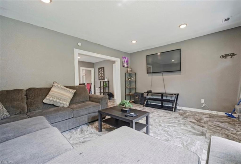 Photo 3 of 14 residential for sale in Newport News virginia Photo 3 of 14 residential for sale in Newport News virginia